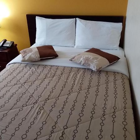 Hostal El Roble Quito Kültér fotó