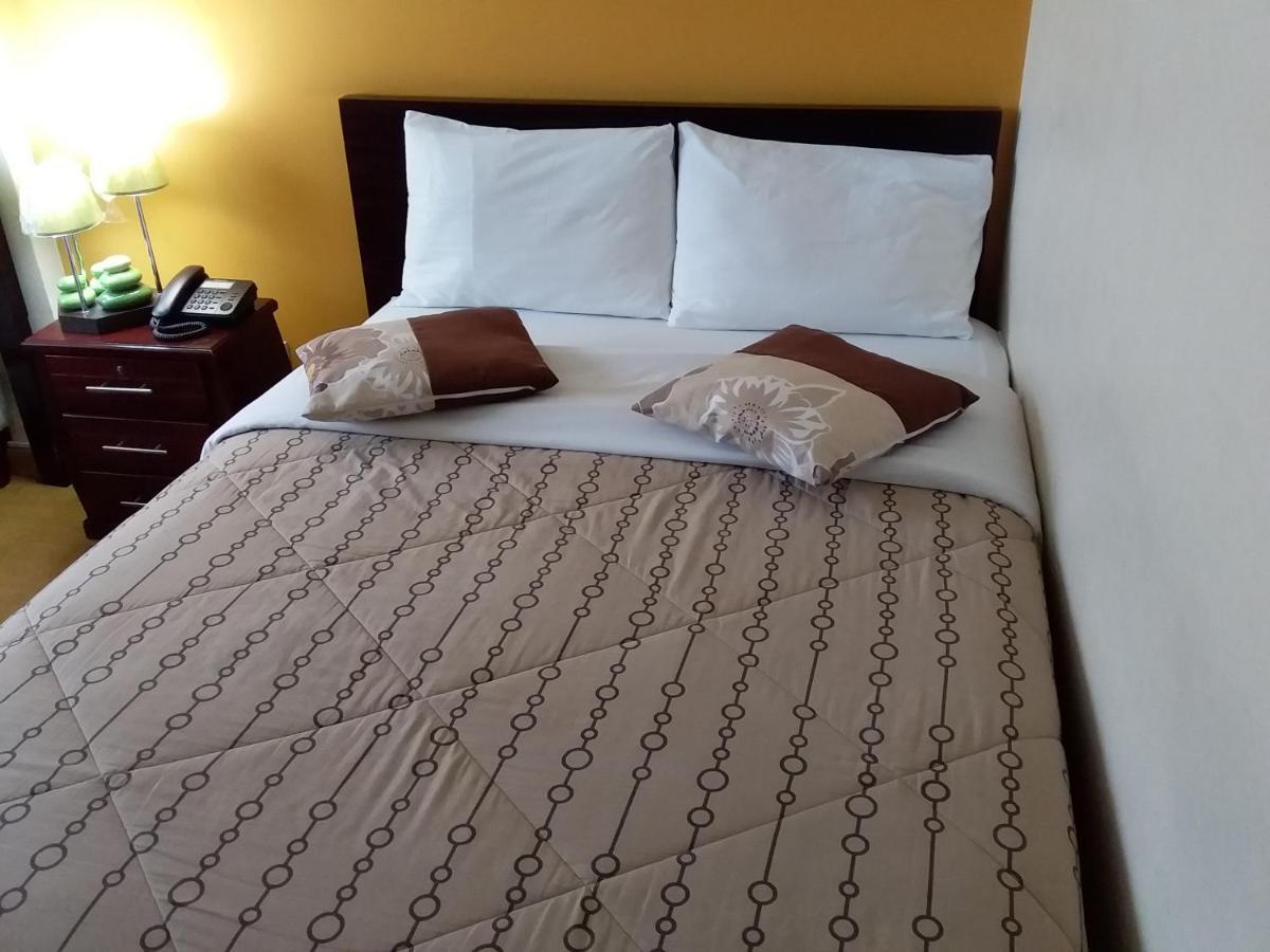 Hostal El Roble Quito Kültér fotó