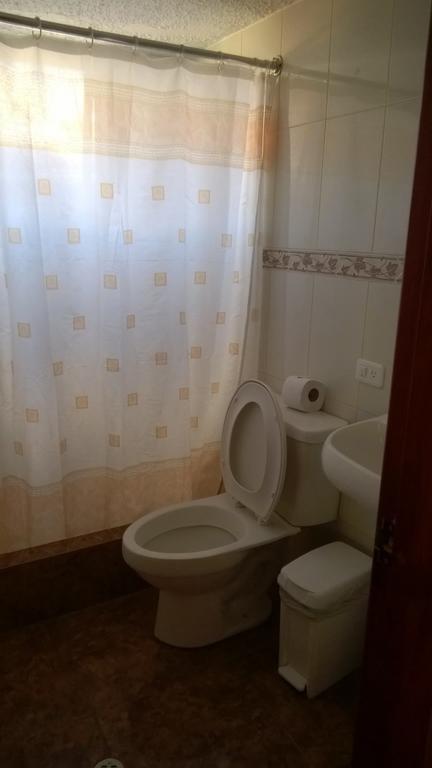 Hostal El Roble Quito Szoba fotó