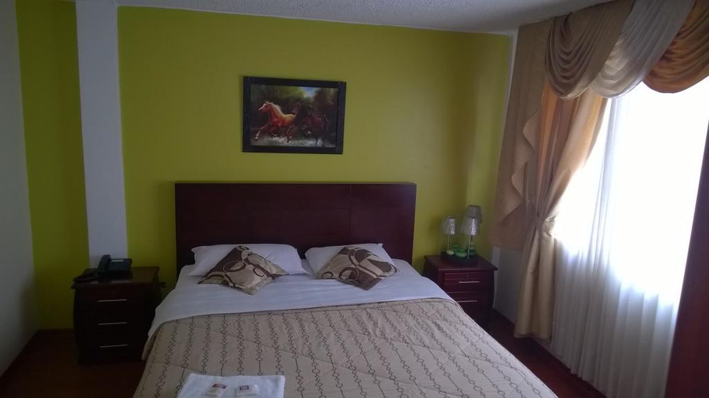 Hostal El Roble Quito Szoba fotó
