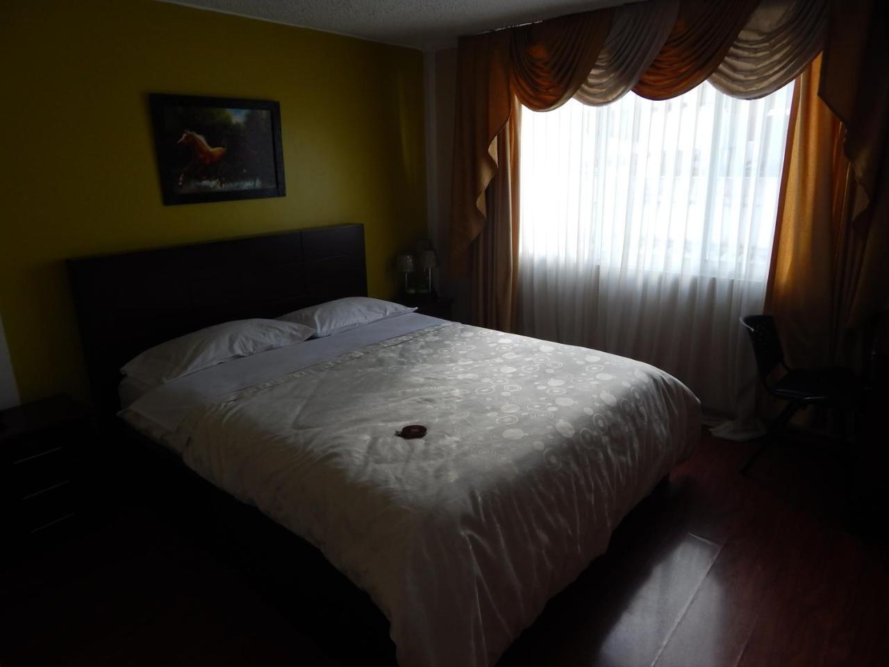 Hostal El Roble Quito Kültér fotó