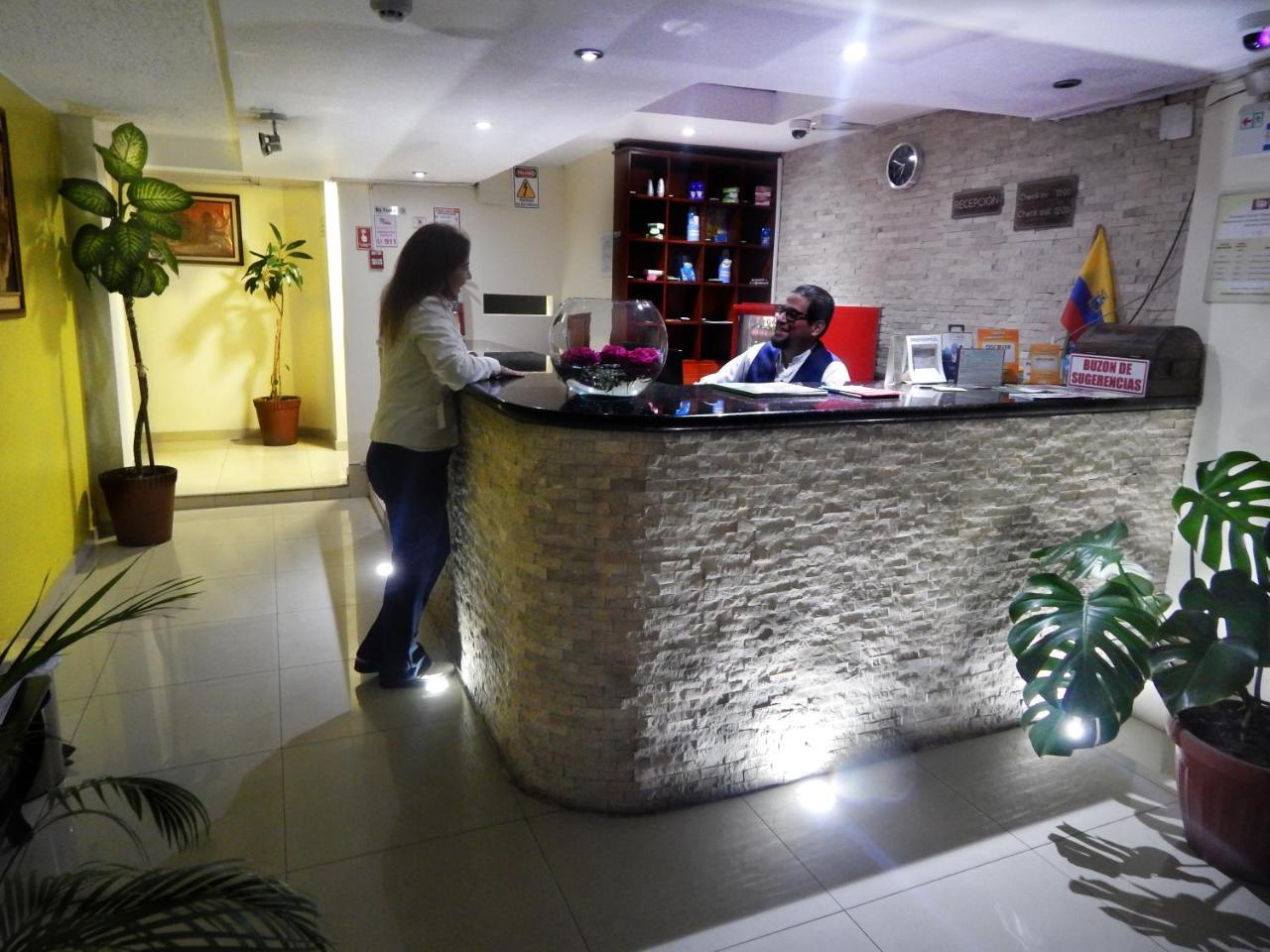 Hostal El Roble Quito Kültér fotó