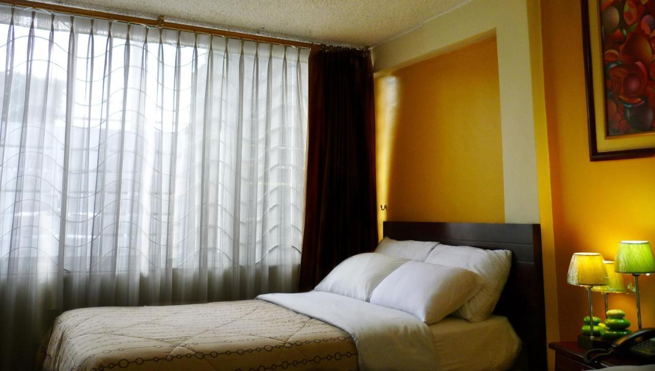 Hostal El Roble Quito Kültér fotó