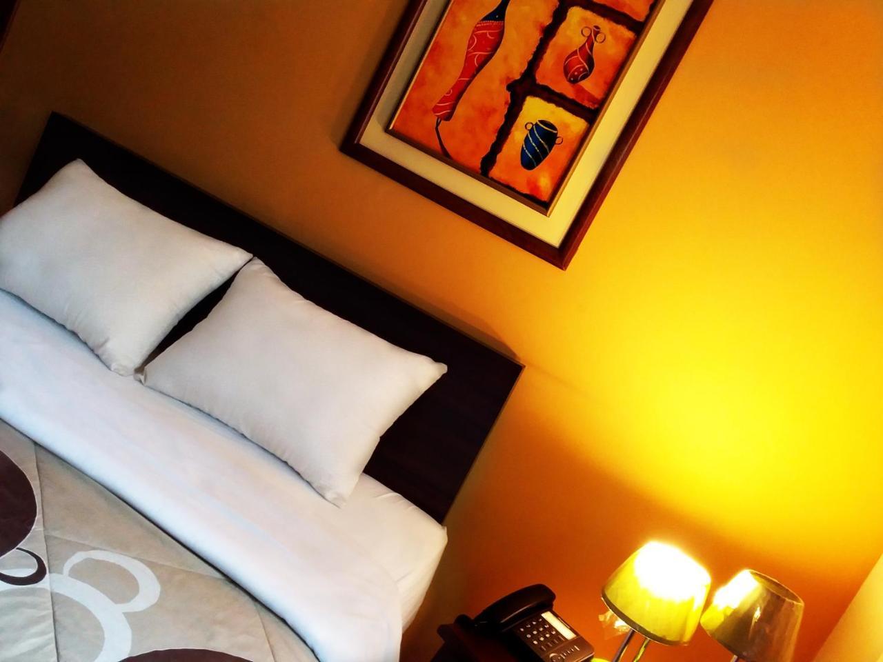 Hostal El Roble Quito Kültér fotó