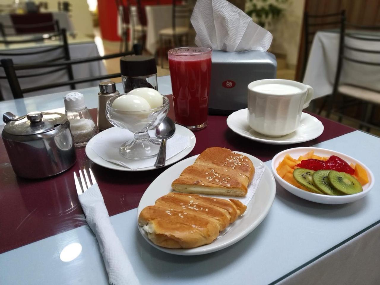 Hostal El Roble Quito Kültér fotó
