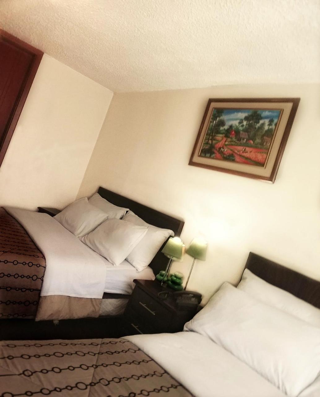 Hostal El Roble Quito Kültér fotó