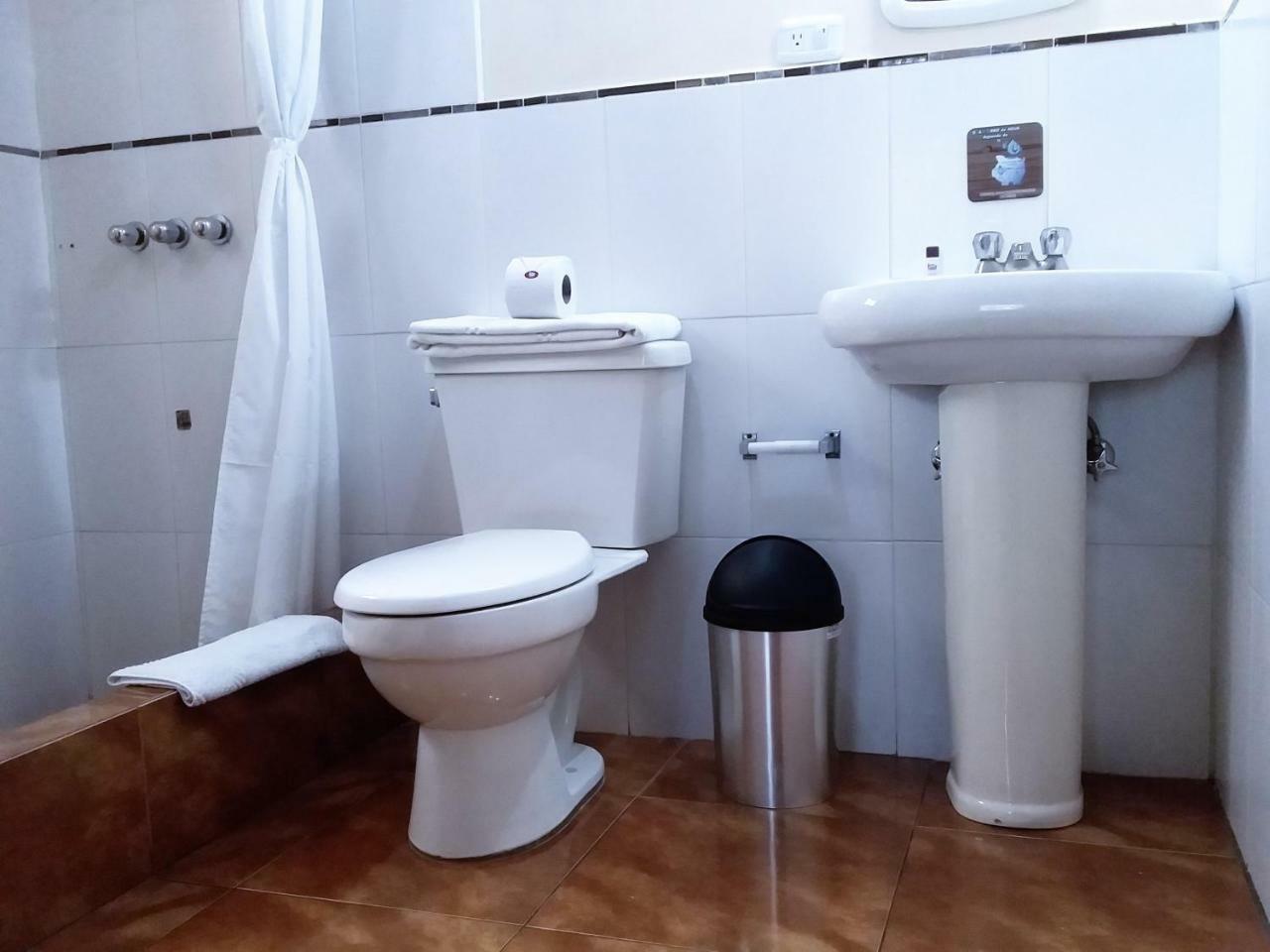 Hostal El Roble Quito Kültér fotó